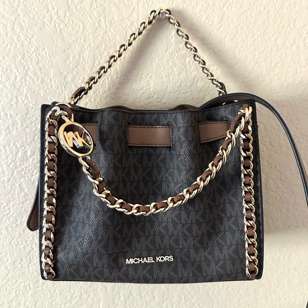 Micheal Kors Mina small signature logo crossbody. - Picture 5 of 6